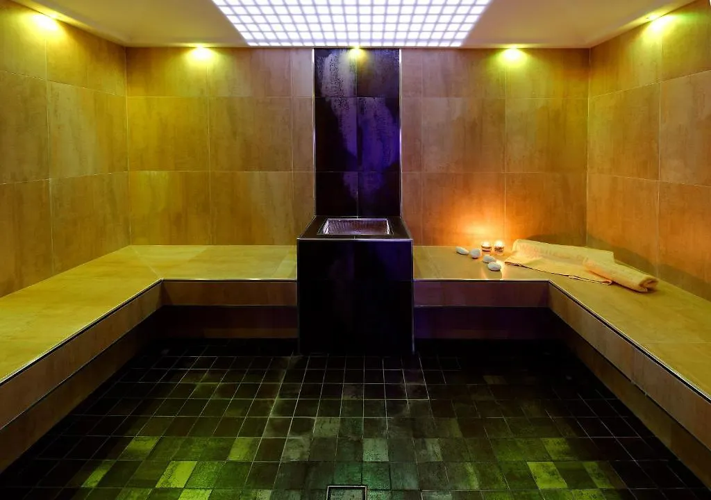 Hotel La Maison Wellness & Spa Alleghe 4*,  Olaszország